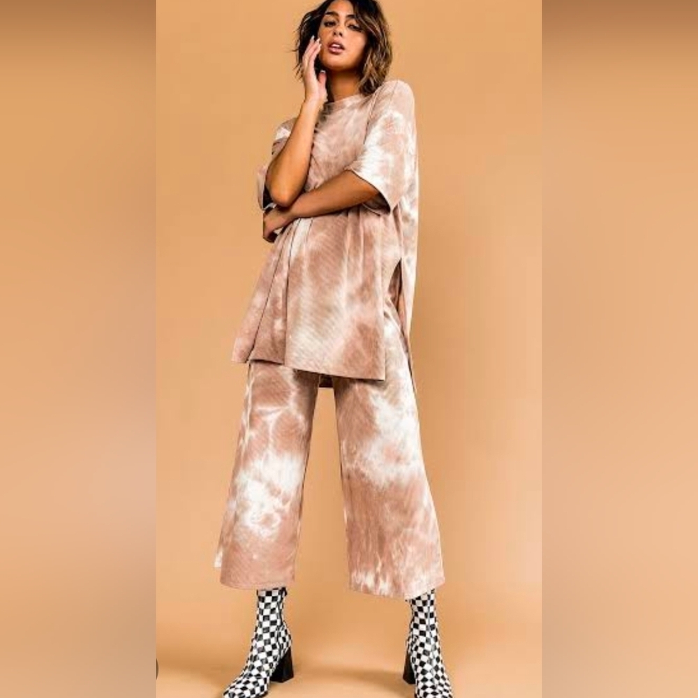 Dressed In Lala  Tie-Dye Women's Ribbed Lounge Set